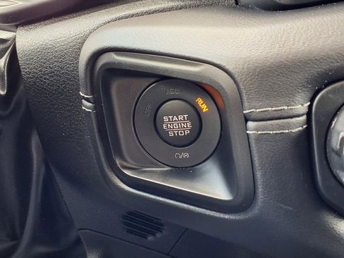 Used 2025 Jeep Wrangler Unlimited Rubicon AWD/4WD image 13