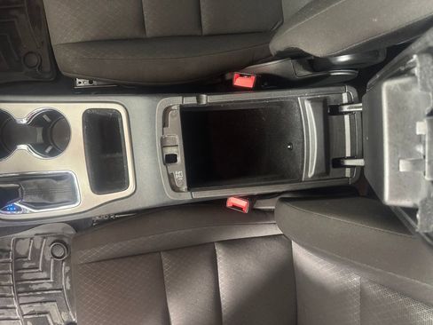 Used 2021 Jeep Grand Cherokee Freedom Edition RWD image 24