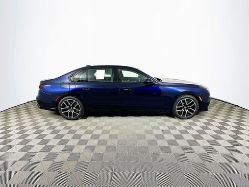 Used 2023 BMW 760i xDrive w/ Luxury Rear Seating Package AWD/4WD image 10