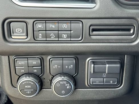 Used 2024 Chevrolet Tahoe Z71 w/ Z71 Off-Road Package AWD/4WD image 19
