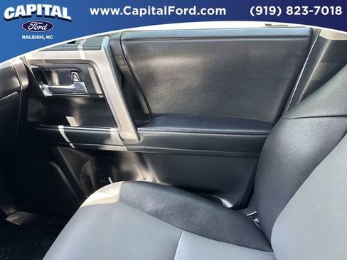 Used 2020 Toyota 4Runner SR5 Premium w/ Moonroof Package RWD image 29