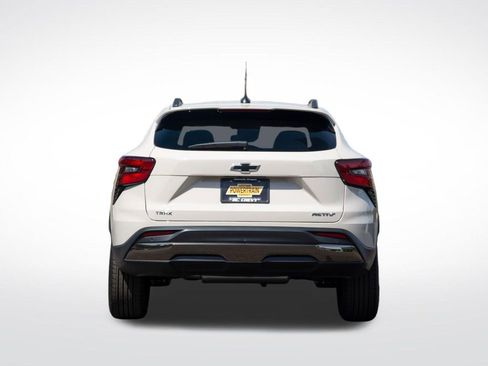 New 2026 Chevrolet Trax ACTIV w/ Sunroof Package FWD image 4