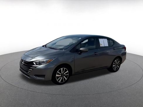 Used 2025 Nissan Versa SV FWD image 7