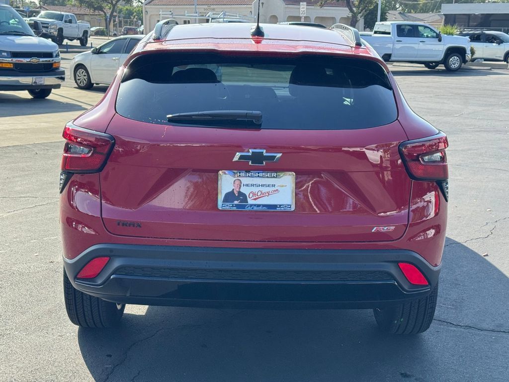 New 2026 Chevrolet Trax RS w/ Driver Confidence Package FWD image 5
