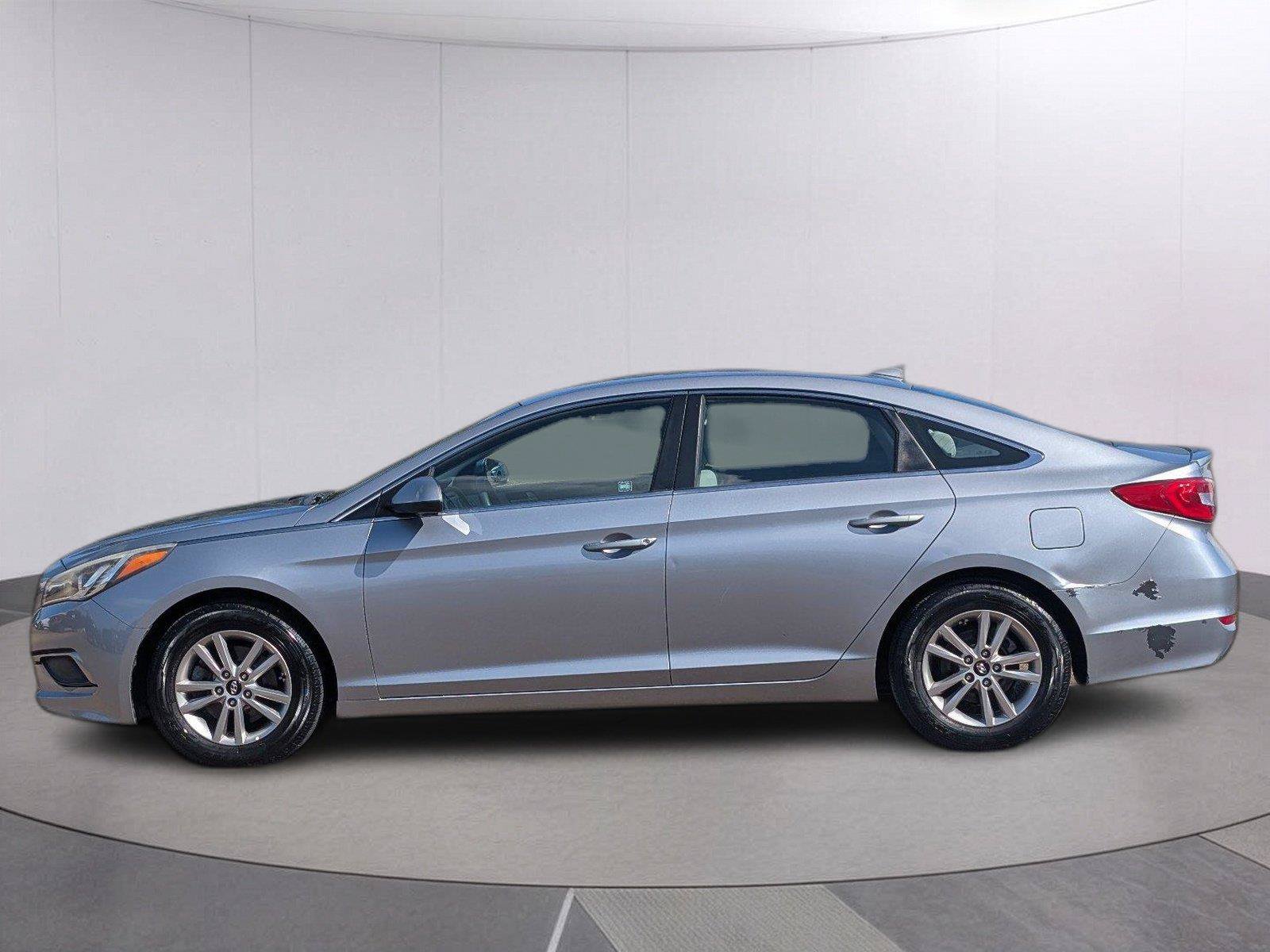 Used 2016 Hyundai Sonata SE FWD image 2