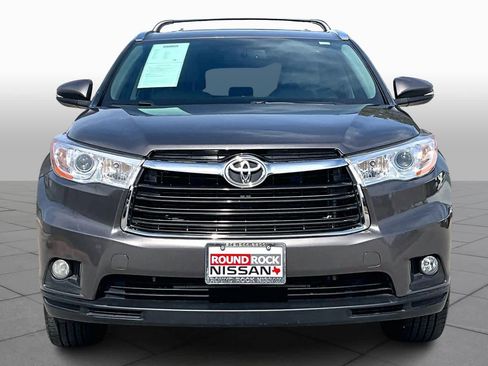 Used 2016 Toyota Highlander XLE image 4