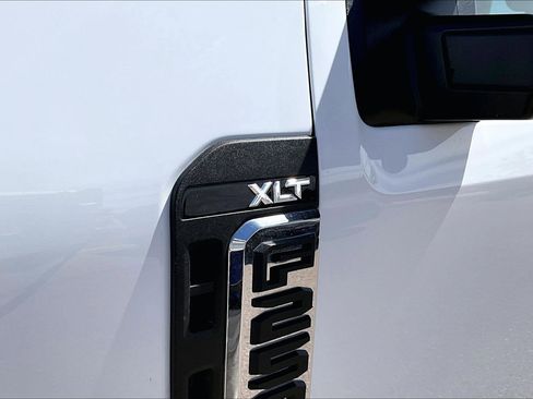 Used 2024 Ford F250 XLT w/ FX4 Off-Road Package AWD/4WD image 25