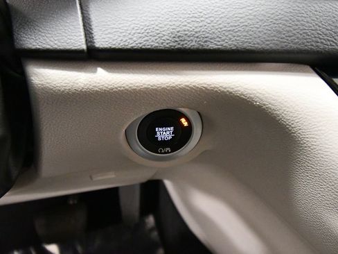 Used 2023 Chrysler Pacifica Touring-L FWD image 24