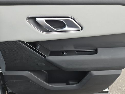 Used 2025 Land Rover Range Rover Velar Dynamic SE image 19