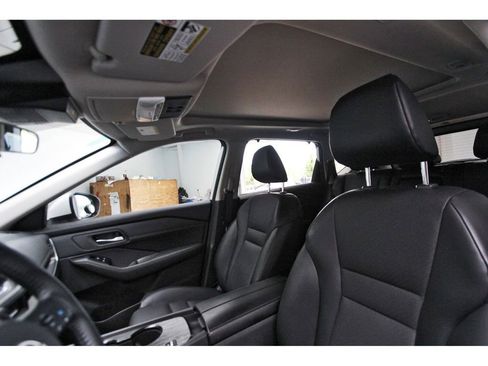 Used 2024 Nissan Rogue SV w/ SV Premium Package FWD image 13