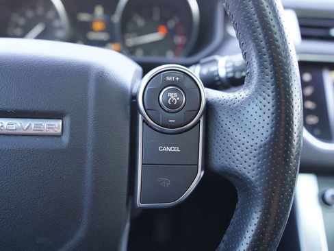Used 2016 Land Rover Range Rover Sport SE image 12