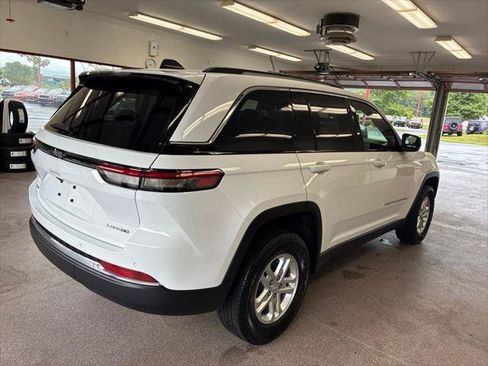 Certified 2023 Jeep Grand Cherokee Laredo w/ Luxury Tech Group I AWD/4WD image 28