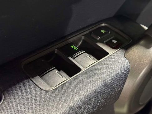 Used 2011 Honda CR-V SE image 24