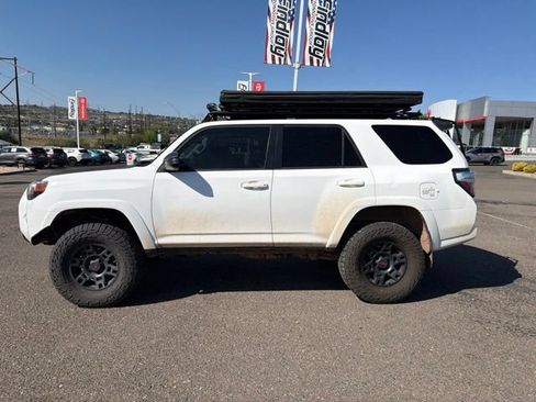 Used 2021 Toyota 4Runner SR5 AWD/4WD image 6