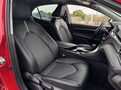 Used 2020 Toyota Camry SE FWD image 25