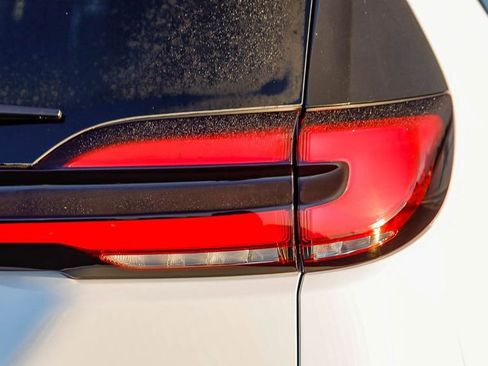 New 2026 Chrysler Pacifica Limited w/ S Appearance Package image 10