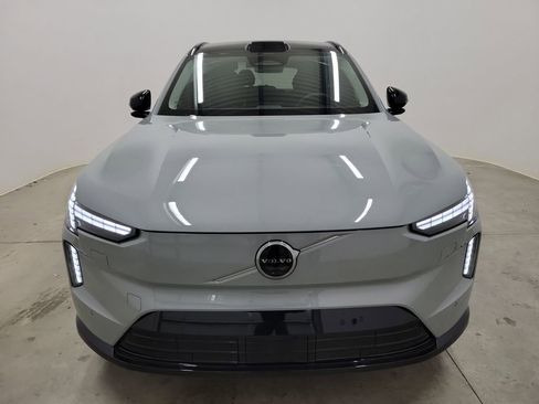 New 2025 Volvo EX90 Ultra image 2