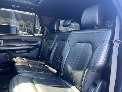 Used 2019 Ford Expedition Limited w/ Equipment Group 302A AWD/4WD image 23