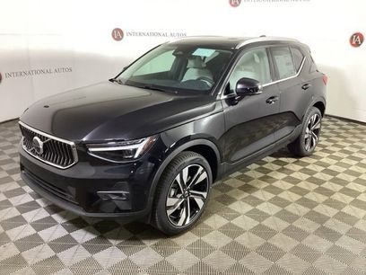 New 2025 Volvo XC40 B5 Ultra w/ Climate Package