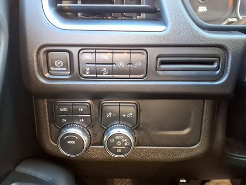 Used 2021 GMC Yukon AT4 image 20