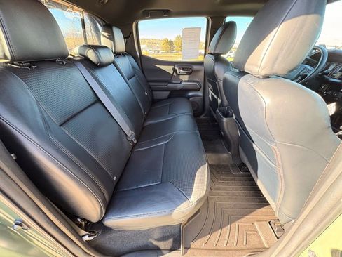 Used 2022 Toyota Tacoma TRD Off-Road w/ TRD Premium Off Road Package image 34