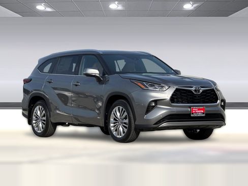 New 2026 Toyota Highlander Platinum AWD/4WD image 6