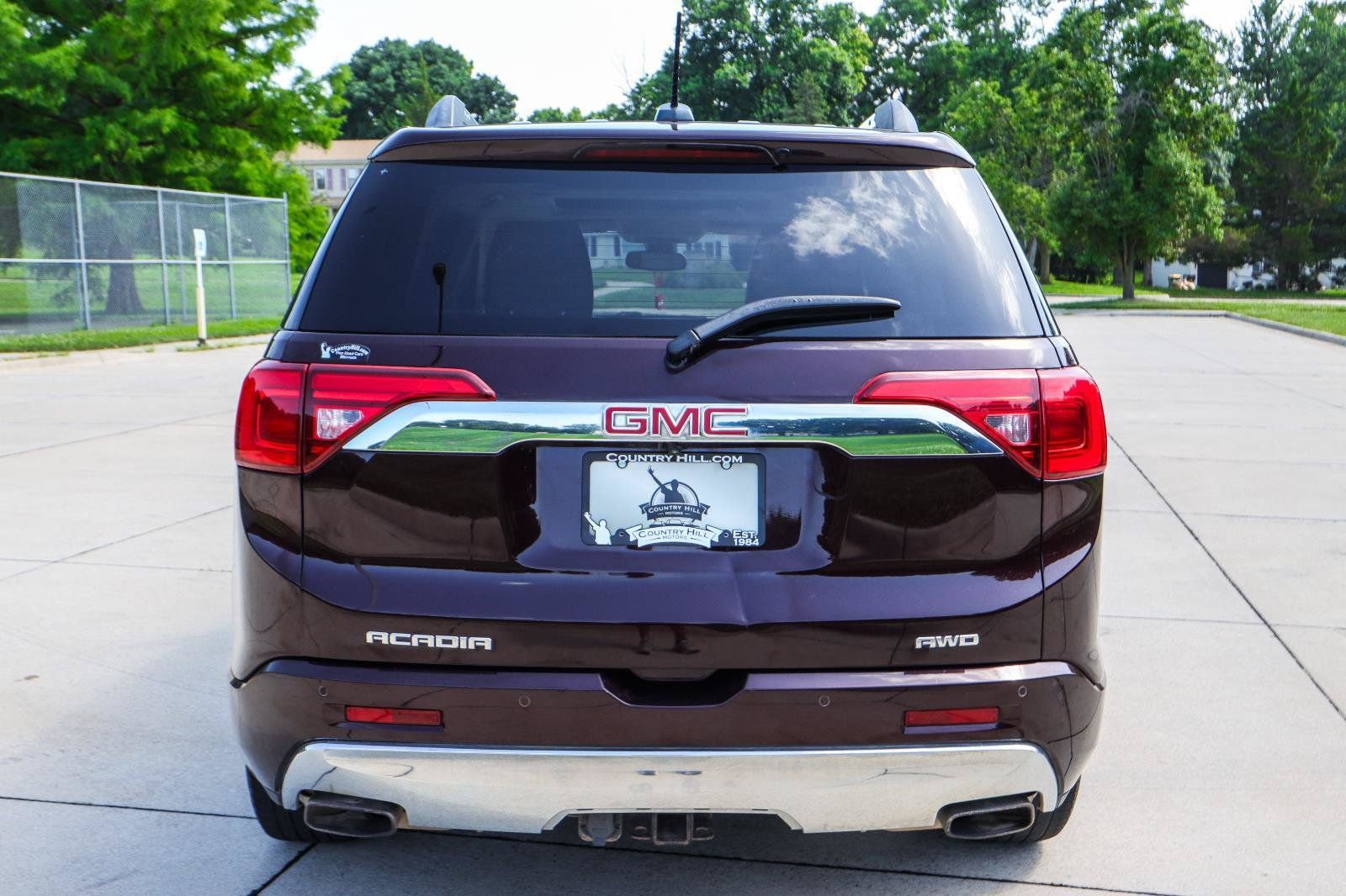 Used 2018 GMC Acadia Denali w/ Technology Package AWD/4WD image 22