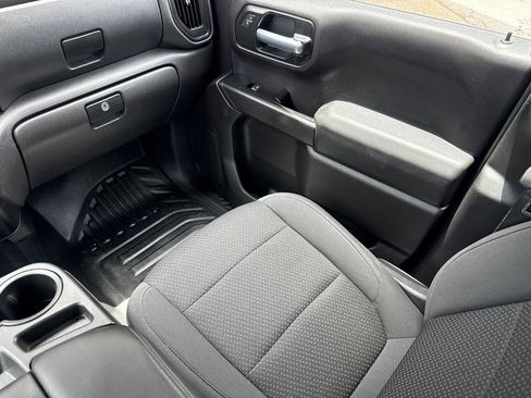Used 2020 GMC Sierra 1500 4x4 Crew Cab w/ Sierra Value Package image 16