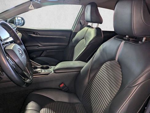 Used 2022 Toyota Camry SE w/ Carpet Mat Package (TMS) FWD image 17