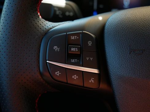 Used 2025 Ford Escape ST-Line w/ Tech Pack #1 AWD/4WD image 17