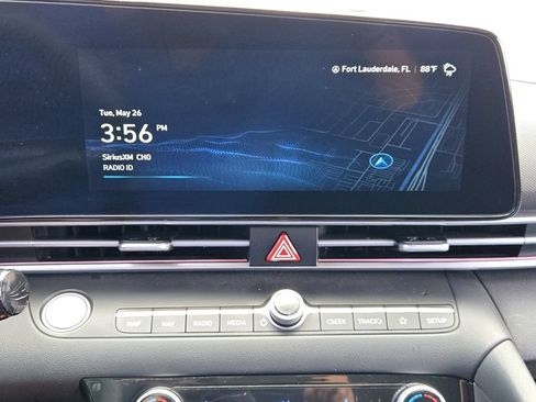 Certified 2024 Hyundai Elantra SEL FWD image 18