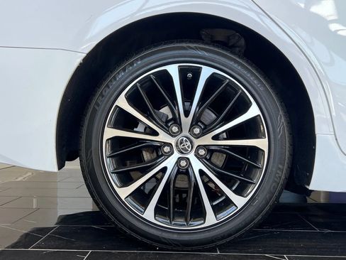 Used 2019 Toyota Camry SE FWD image 25