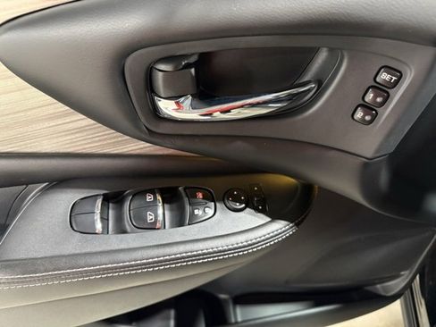 Used 2018 Nissan Murano SL image 7