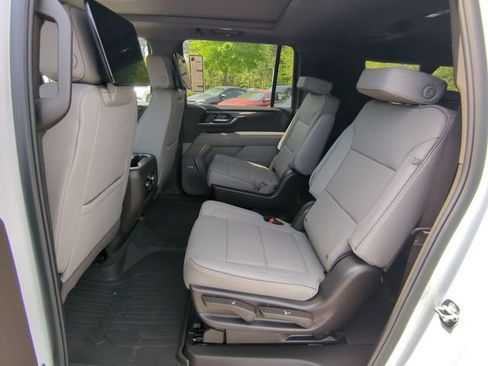 New 2026 GMC Yukon XL Elevation w/ Elevation Premium Package AWD/4WD image 39