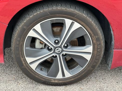 Used 2018 Nissan Leaf SV w/ SV Technology Package FWD image 24