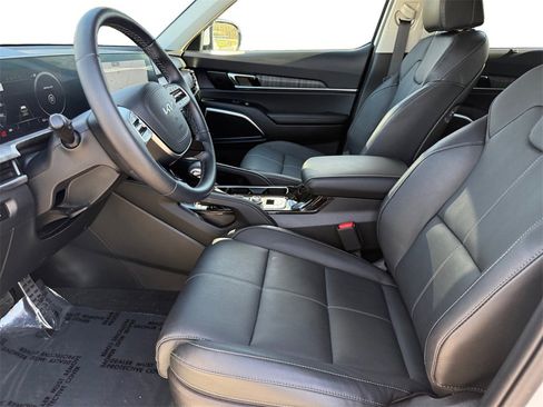 New 2025 Kia Telluride SX w/ SX Captain's Chair Package image 9