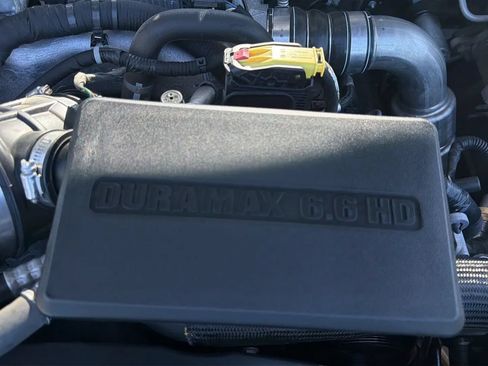 Used 2018 GMC Sierra 2500 Denali w/ Duramax Plus Package AWD/4WD image 39