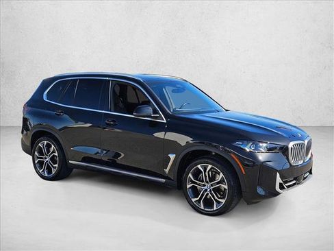 Used 2026 BMW X5 xDrive40i AWD/4WD image 3