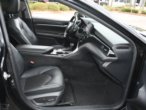 Used 2022 Toyota Camry XSE FWD image 21
