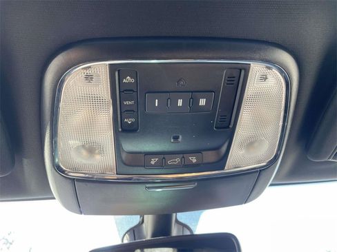 Used 2018 Dodge Durango R/T w/ Blacktop Package image 34