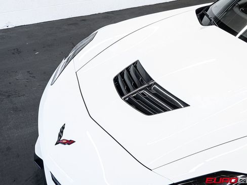 Used 2015 Chevrolet Corvette Z06 w/ 3LZ Preferred Equipment Group image 11