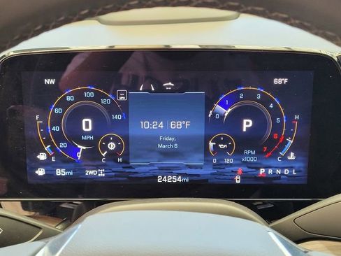 Used 2025 Chevrolet Suburban Z71 image 27