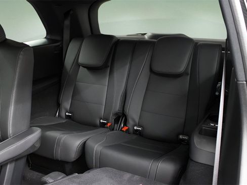 Used 2025 Mercedes-Benz GLS 450 4MATIC image 23