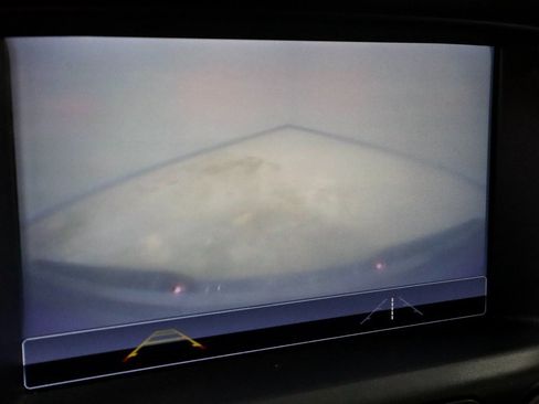 Used 2018 GMC Canyon SLE w/ SLE Convenience Package image 3