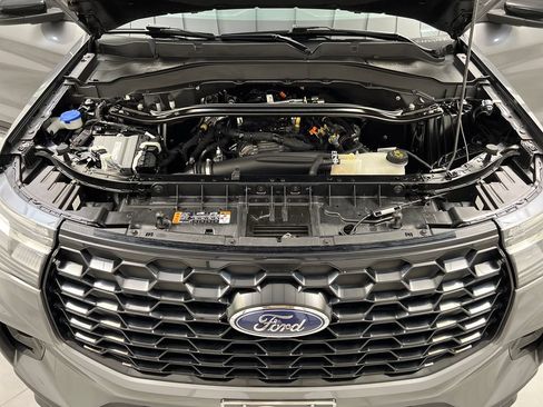 Used 2025 Ford Explorer ST-Line w/ ST-Line Street Pack AWD/4WD image 75
