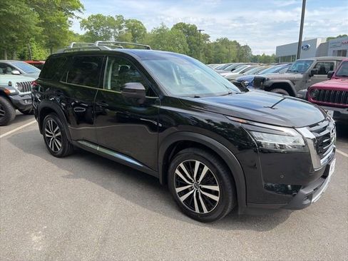Used 2024 Nissan Pathfinder Platinum w/ Cargo Package AWD/4WD image 8