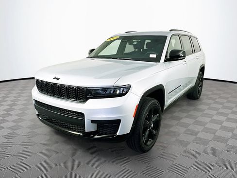 Used 2023 Jeep Grand Cherokee L Laredo AWD/4WD image 6