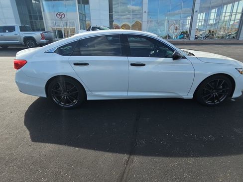 Used 2019 Honda Accord Sport image 2