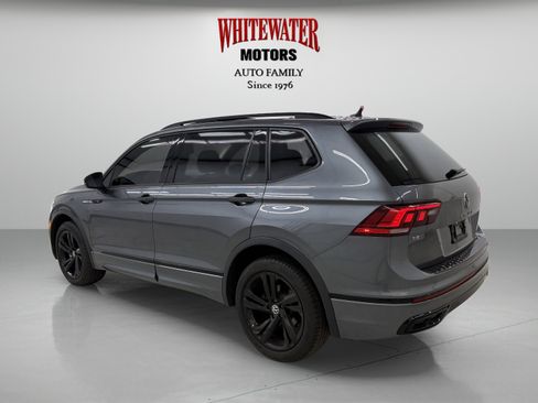 Used 2023 Volkswagen Tiguan SE R-Line image 2