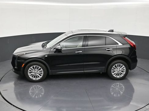 Certified 2024 Cadillac XT4 Luxury w/ Cold Weather Package FWD image 14